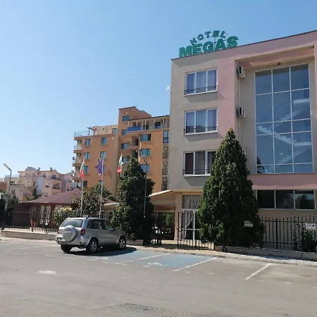 Апартамент Family Hotel Megas Слънчев бряг