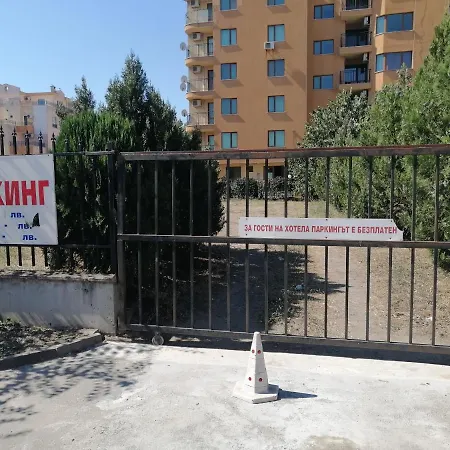 Апартамент Family Hotel Megas *