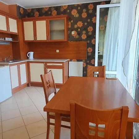 Апартамент Family Hotel Megas *