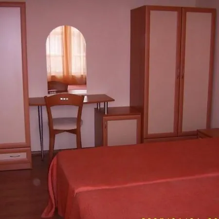 Апартамент Family Hotel Megas