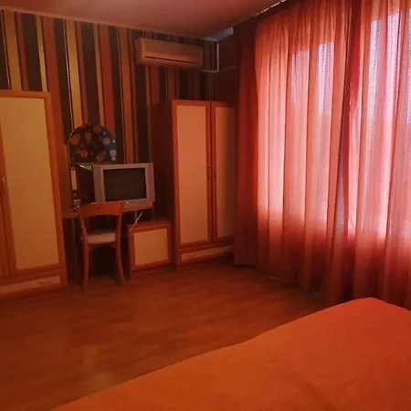 Апартамент Family Hotel Megas *