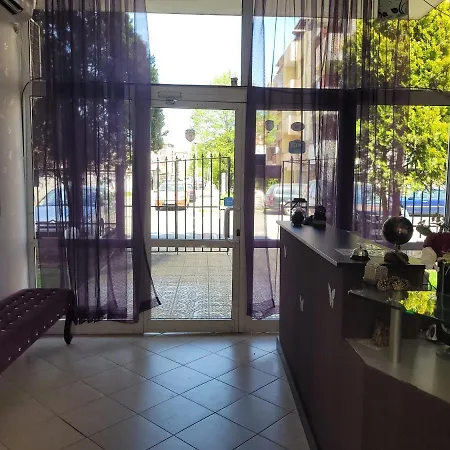 Family Hotel Megas Апартамент