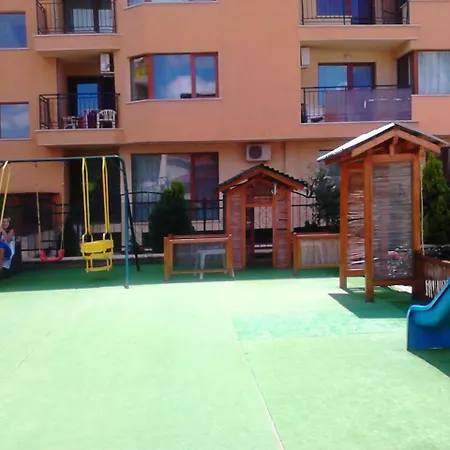 Family Hotel Megas Апартамент *