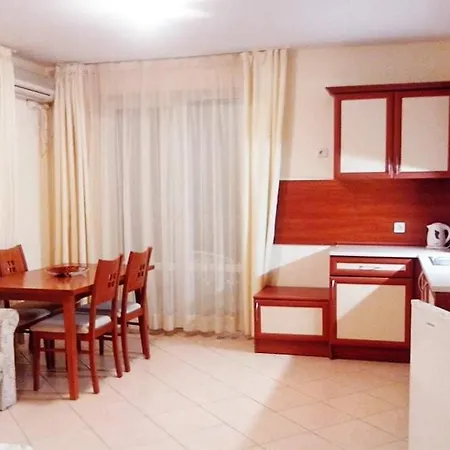 Family Hotel Megas شقة *